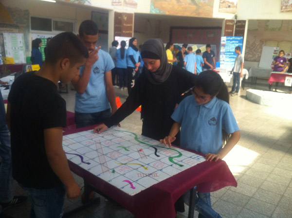 اللد: اسبوع اللغة الانجليزيه في اعدادية دار الحكمة الاعدادية